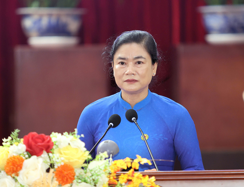 Bà Đỗ Thị Thu Thảo, Đại biểu Quốc hội khóa XVI, Chủ tịch Trung ương Hội Chữ thập đỏ Việt Nam phát biểu chỉ đạo đại hội. Ảnh: Phạm Trung.