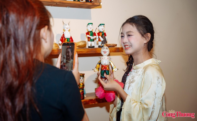Sự xuất hiện của CADAO Collective được kỳ vọng sẽ góp phần làm phong phú hệ sinh thái sản phẩm du lịch văn hóa của Hà Nội. Không chỉ tạo thêm một địa chỉ thưởng thức nghệ thuật truyền thống, mô hình này còn mở rộng cơ hội để công chúng, đặc biệt là du khách quốc tế, tiếp cận di sản bằng hình thức trải nghiệm đa giác quan, kết hợp biểu diễn, giao lưu, ẩm thực và tìm hiểu văn hóa.Trong bối cảnh Hà Nội đang đẩy mạnh phát triển công nghiệp văn hóa và du lịch trải nghiệm, những không gian sáng tạo được xem là hướng đi phù hợp nhằm gia tăng giá trị của di sản, tạo sức sống mới cho các loại hình nghệ thuật truyền thống, đồng thời góp phần xây dựng hình ảnh Thủ đô là điểm đến văn hóa đặc sắc của Việt Nam.
