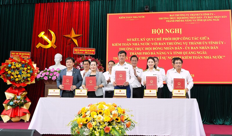 Kiểm toán nhà nước ký Quy chế phối hợp công tác với Ban Thường vụ Tỉnh ủy/Thành ủy, Thường trực HĐND và UBND tỉnh Quảng Ngãi. Ảnh: SAV