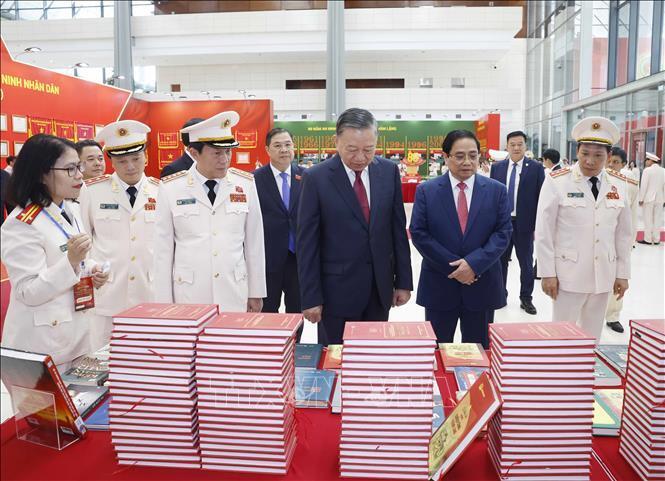 Tổng Bí thư, Chủ tịch nước Tô Lâm: Đổi mới biện pháp công tác, bảo đảm an ninh chủ động trong mọi tình huống - 9