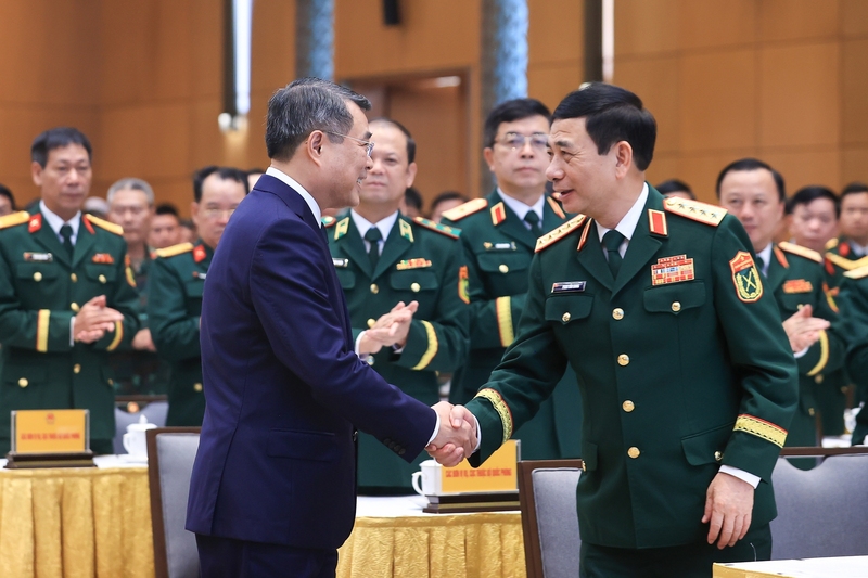 Thủ tướng Chính phủ Lê Minh Hưng và Đại tướng Phan Văn Giang, Ủy viên Bộ Chính trị, Phó Thủ tướng Chính phủ, Bộ trưởng Bộ Quốc phòng tại buổi lễ - Ảnh: VGP/Nhật Bắc