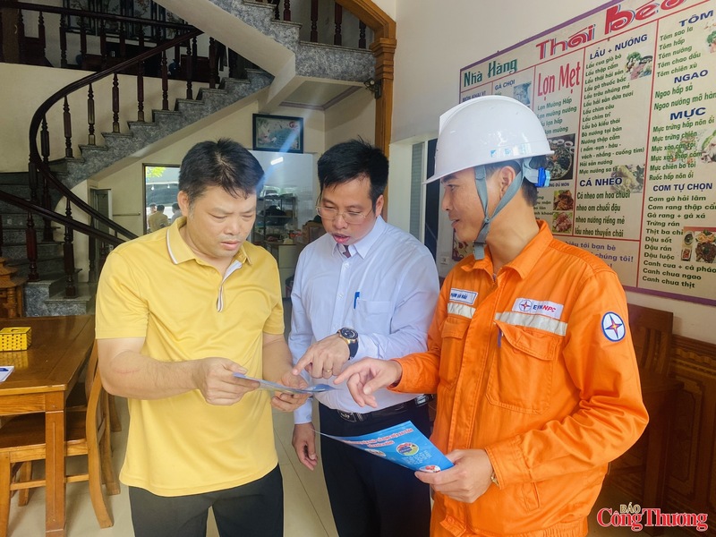 Lan tỏa ý thức tiết kiệm điện trong cộng đồng và doanh nghiệp là giải pháp thiết thực nhằm giảm phụ tải và sử dụng năng lượng hiệu quả. Ảnh: Thanh Tuấn