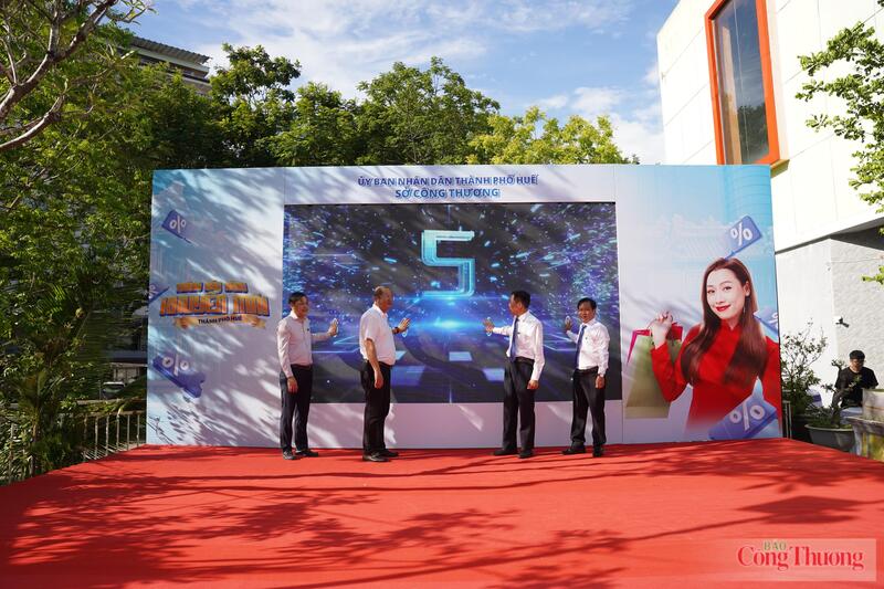 Lễ phát động Tháng bán hàng khuyến mại thành phố Huế lần thứ I năm 2026 tại Công viên Kim Đồng.