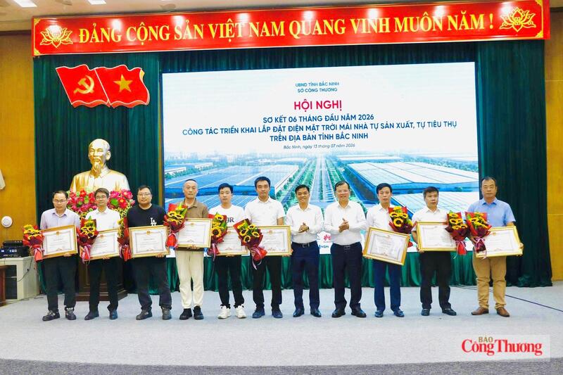 Các doanh nghiệp tiêu biểu vinh dự được nhận bằng khen của Chủ tịch UBND tỉnh Bắc Ninh tại hội nghị