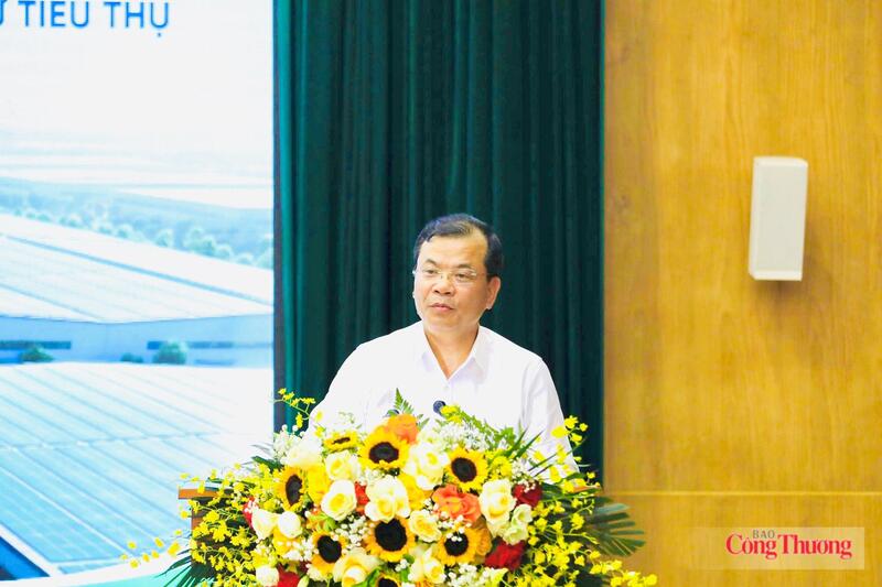Phó Chủ tịch UBND tỉnh Bắc Ninh Phan Thế Tuấn chia sẻ tại hội nghị