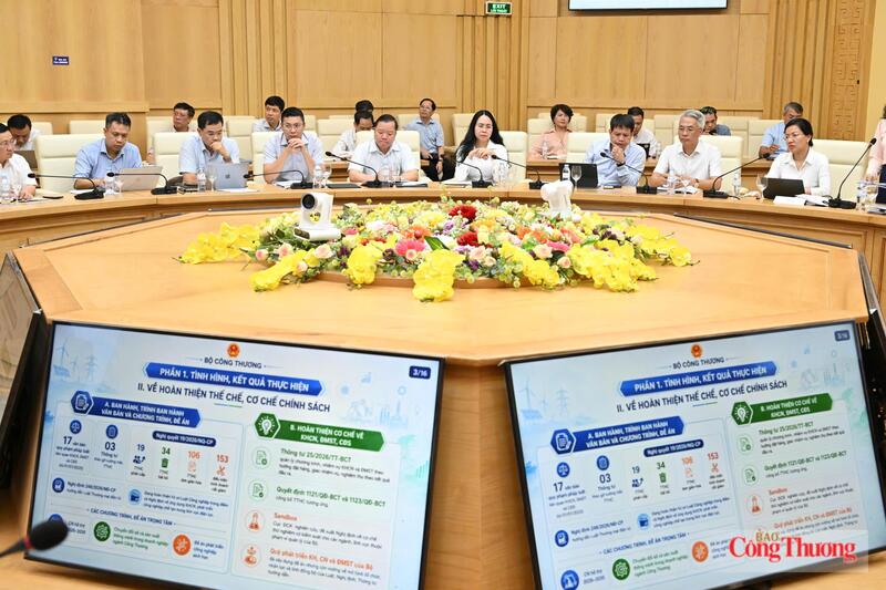 Các đại biểu tham dự hội nghị