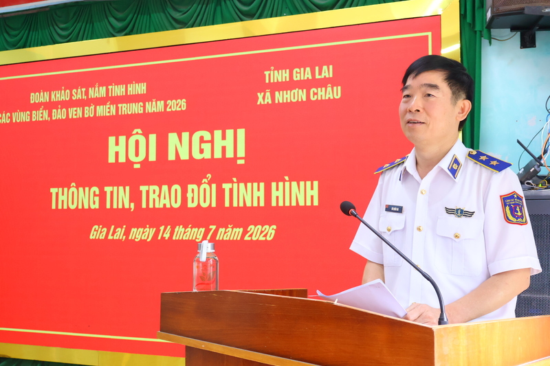 Trung tướng Bùi Quốc Oai, Chính ủy Cảnh sát biển Việt Nam, Trưởng đoàn công tác phát biểu tại hội nghị. Ảnh: Diễm Phúc