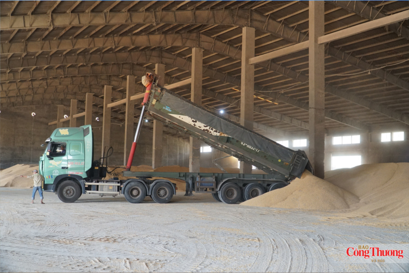 Nguyên liệu đầu vào để sản xuất Ethanol tại nhà máy là sắn lát khô và ngô hạt khô, được thu mua trong nước và một phần nhập khẩu.