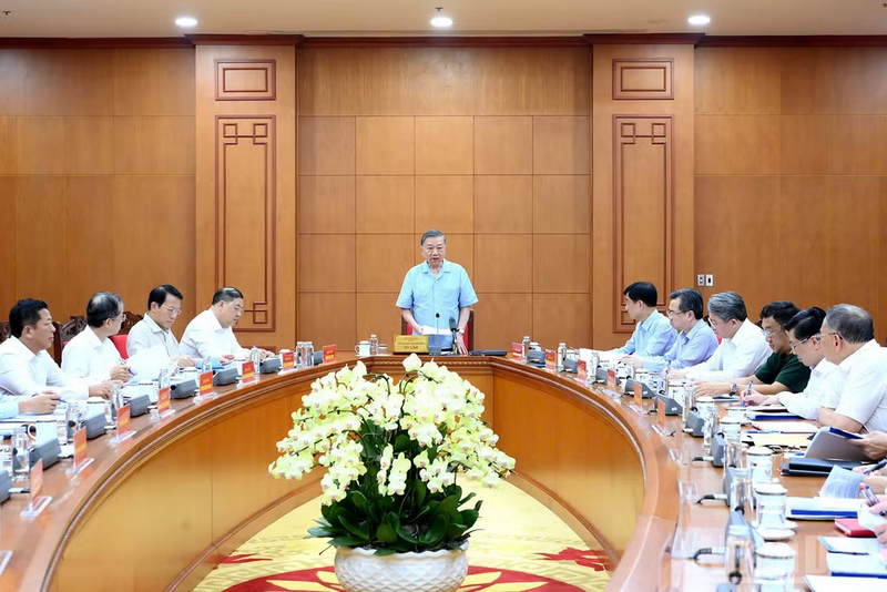 Tổng Bí thư, Chủ tịch nước Tô Lâm chủ trì cuộc làm việc với các cơ quan liên quan về phát triển công nghiệp hàng hải. Ảnh: Đăng Khoa
