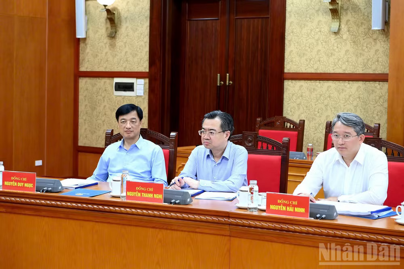Các đồng chí lãnh đạo tham dự cuộc làm việc. Ảnh: Đăng Khoa