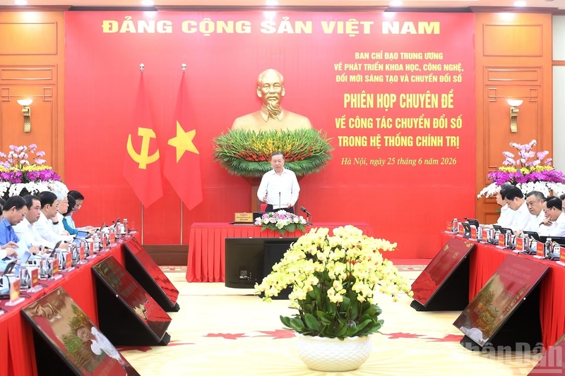 Tổng Bí thư, Chủ tịch nước Tô Lâm phát biểu chỉ đạo tại Phiên họp chuyên đề về công tác chuyển đổi số trong hệ thống chính trị. Ảnh: Báo Nhân Dân