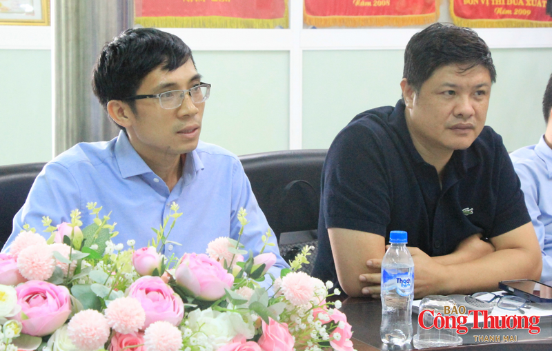 Các thành viên trong đoàn công tác của Bộ Công Thương.