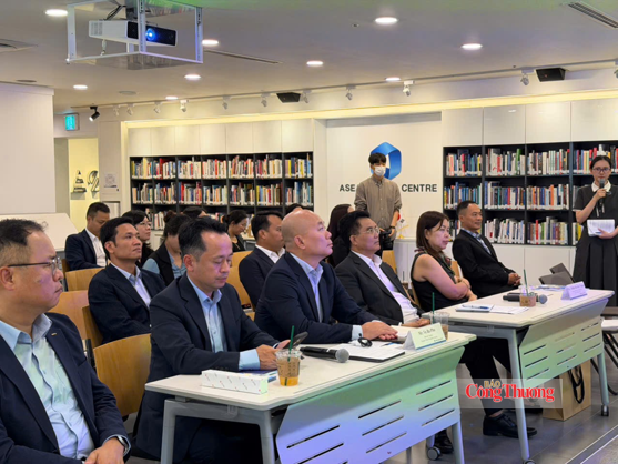 Đoàn công tác Việt Nam làm việc tại Trung tâm ASEAN - Hàn Quốc (AKC). Nguồn ảnh: Cục Xúc tiến thương mại