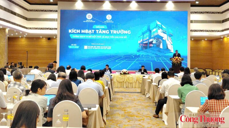 Toàn cảnh Diễn đàn "Kích hoạt tăng trưởng: Chính sách vi mô đột phá và mục tiêu hai con số" sáng 14/7.