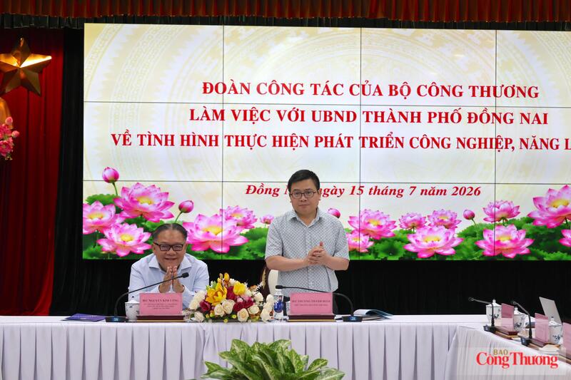 Thứ trưởng Bộ Công Thương Trương Thanh Hoài dẫn đầu Đoàn công tác của Bộ Công Thương làm việc với UBND TP. Đồng Nai ngày 15/7. Ảnh: Thừa Ngọc