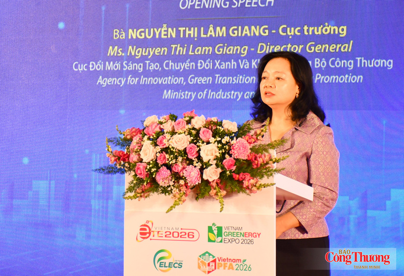 Bà Nguyễn Thị Lâm Giang, Cục trưởng Cục Đổi mới sáng tạo, Chuyển đổi xanh và Khuyến công phát biểu tại lễ khai mạc.