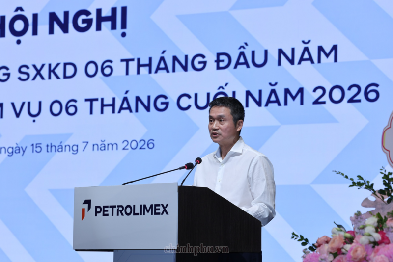 Chủ tịch HĐTV Petrolimex Phạm Văn Thanh báo cáo tại Hội nghị - Ảnh: VGP/Phương Nguyên