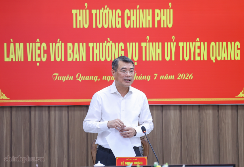 Thủ tướng Lê Minh Hưng ghi nhận, đánh giá cao và biểu dương sự nỗ lực và những kết quả ban đầu mà Đảng bộ, chính quyền, nhân dân các dân tộc tỉnh Tuyên Quang đạt được trong thời gian qua - Ảnh: VGP/Nhật Bắc