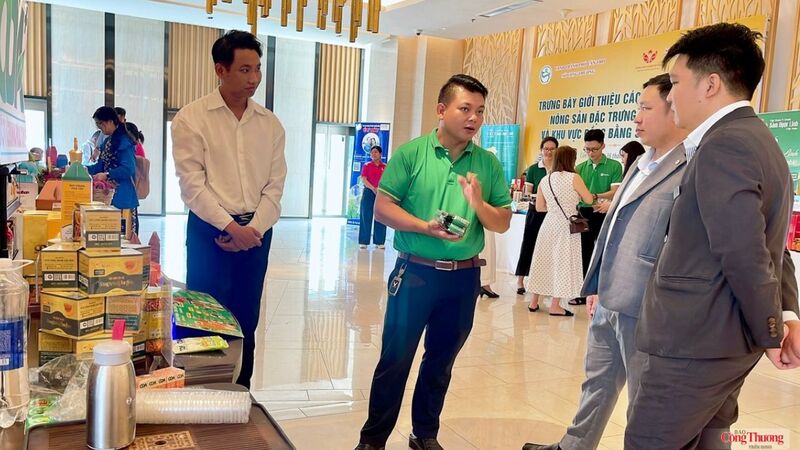 Tham gia trưng bày tại sự kiện có nhiều doanh nghiệp, hợp tác xã tiêu biểu như: Công ty Cổ phần Tập đoàn Y Dược Sâm Ngọc Linh Việt Nam, Hợp tác xã Kỳ Như, Doanh nghiệp tư nhân sản xuất thương mại Quang Đăng, Cơ sở sản xuất rượu thủ công truyền thống Út Tây, Công ty TNHH Thương mại An Nam Food, Công ty TNHH Hygie & Panacee, Công ty Cổ phần Quốc tế SATRACO, Công ty TNHH MTV An toàn lương thực sạch Miền Tây, Công ty Cổ phần WestFood Hậu Giang cùng nhiều doanh nghiệp trên địa bàn thành phố.