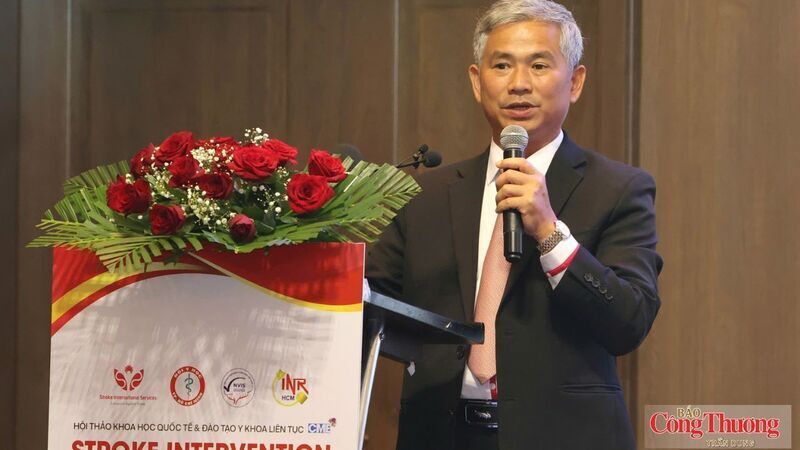 TS.BS Trần Chí Cường - Giám đốc Bệnh viện S.I.S Cần Thơ, phát biểu khai mạc.