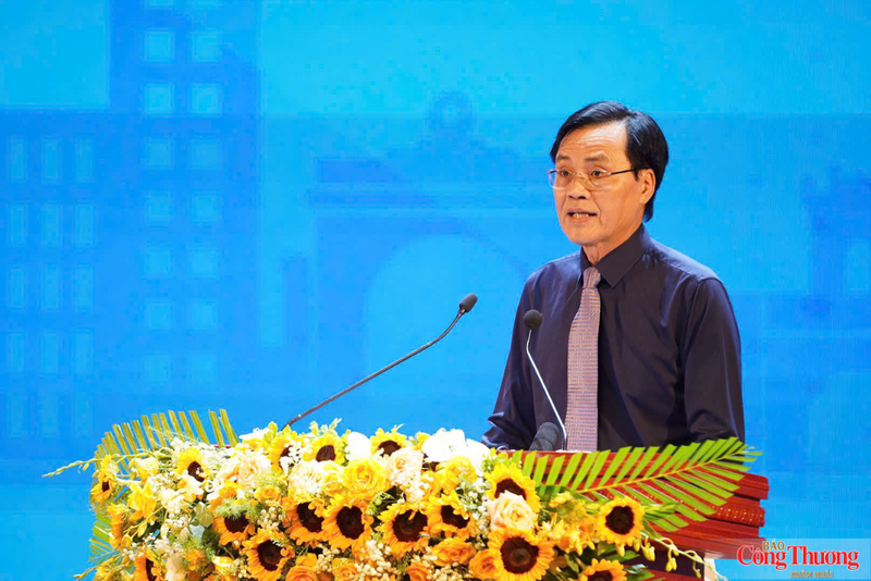 Ông Dương Viết Roãn, Tổng Giám đốc Công ty cổ phần Liên doanh Cảng Quốc tế Mỹ Thuỷ.