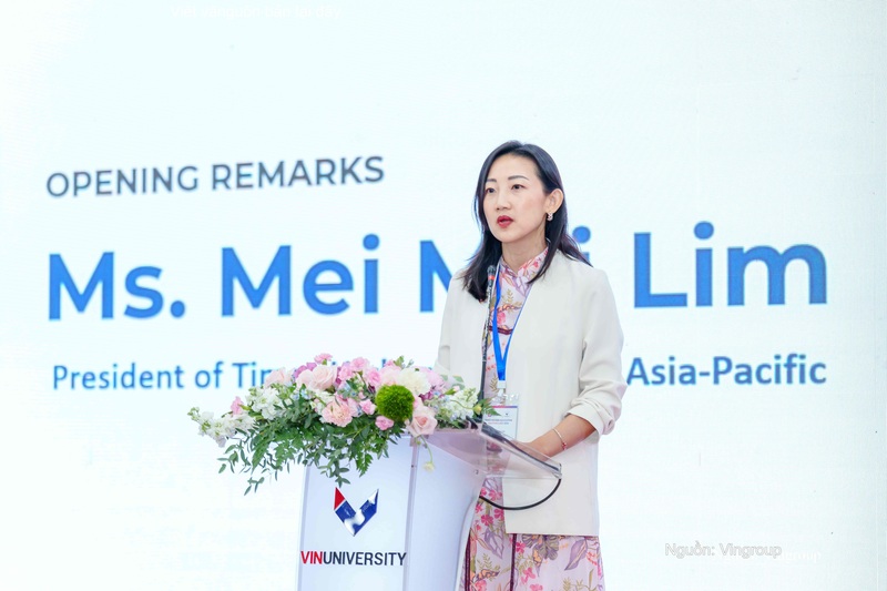 Bà Mei Mei Lim, Chủ tịch khu vực Châu Á - Thái Bình Dương (APAC) của tổ chức xếp hạng Times Higher Education (THE) phát biểu khai mạc chương trình.
