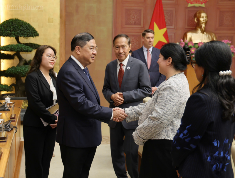 Phó Thủ tướng Thường trực Chính phủ Phạm Gia Túc chủ trì cuộc làm việc với đại diện hiệp hội và một số doanh nghiệp Hoa Kỳ - Ảnh: VGP/Phương Nguyên