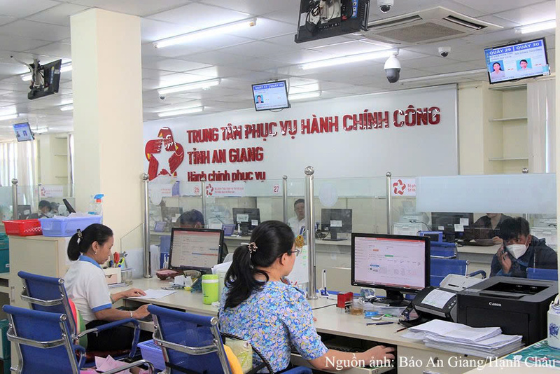 Trung tâm Phục vụ hành chính công tỉnh An Giang là một trong những đầu mối đẩy mạnh cải cách thủ tục, rút ngắn thời gian giải quyết hồ sơ đầu tư.