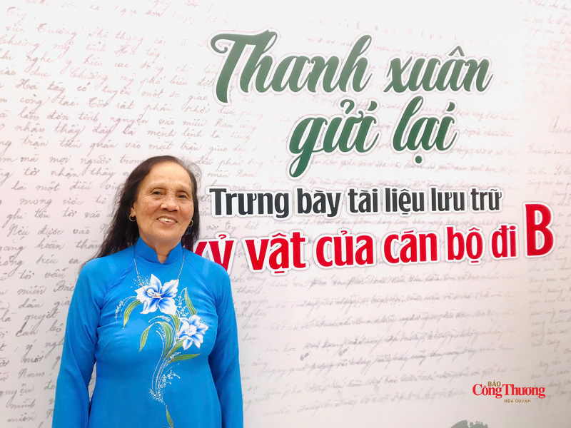 Bà Đào Thị Kim Thành - cán bộ đi B tại Trưng bày “Thanh xuân gửi lại" do Cục Văn thư và Lưu trữ nhà nước tổ chức.