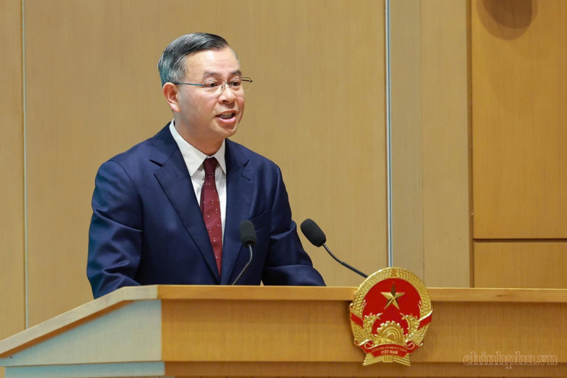Bộ trưởng Bộ Tài chính Ngô Văn Tuấn trình bày báo cáo trung tâm của Hội nghị - Ảnh: VGP/Nhật Bắc