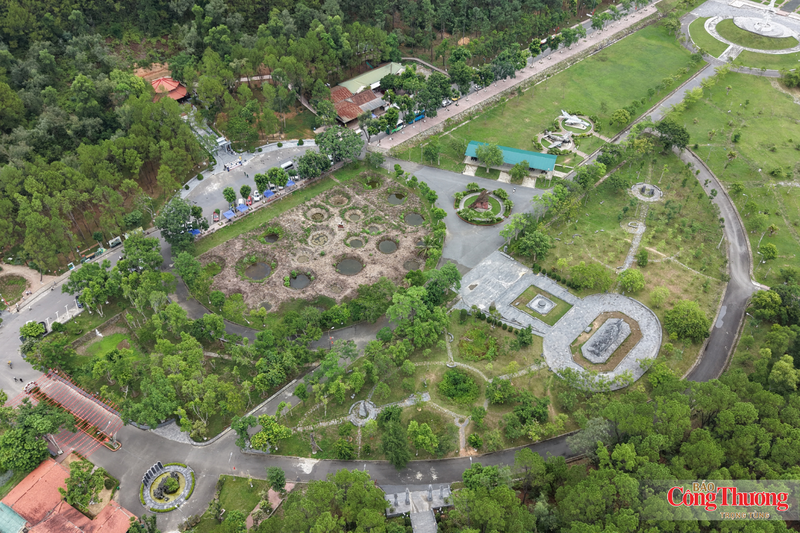 "Dàn phương tiện, vũ khí trưng bày tại di tích là những hiện vật gốc cực kỳ giá trị, đóng vai trò như những "nhân chứng sống" kể câu chuyện lịch sử trực quan nhất cho du khách. Chúng tôi xem mỗi hiện vật như một báu vật lịch sử, cần được giữ gìn tốt nhất để phục vụ công tác giáo dục truyền thống cách mạng cho các thế hệ mai sau", ông Vũ bày tỏ.