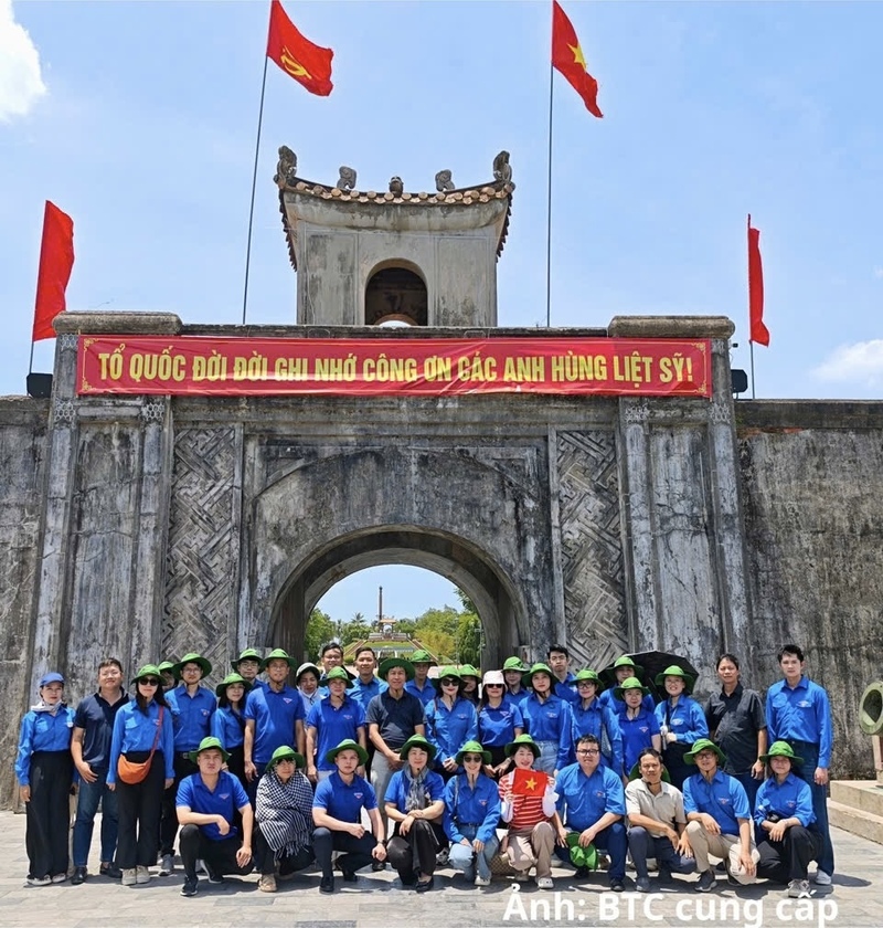 Đoàn Thanh niên Bộ Công Thương tại Thành cổ Quảng Trị