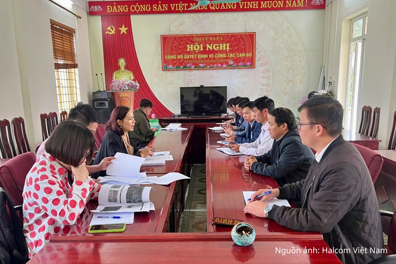 Các cán bộ, chuyên gia dự án làm việc tại xã Tả Phìn, tỉnh Lào Cai.