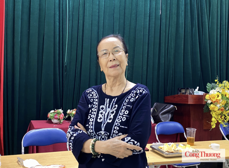 Bà Phan Thị Phúc, người sáng lập Câu lạc bộ Văn nghệ trẻ em khuyết tật Hà Nội.