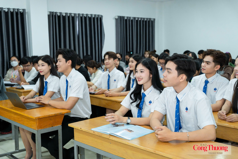 Thông tư 52/2026/TT-BGDĐT mở hành lang pháp lý mới cho đào tạo liên thông đại học. Ảnh: minh họa.