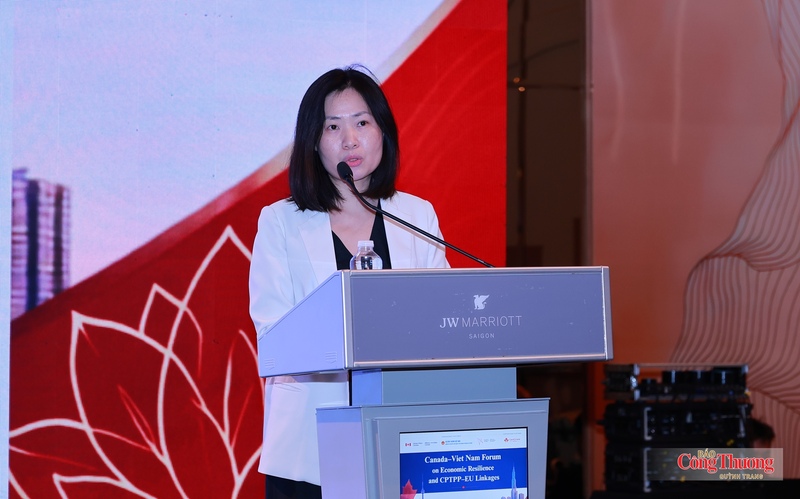 Bà Nguyễn Sơn Trà, Trưởng phòng WTO và Đàm phán thương mại, Vụ Chính sách thương mại đa biên (Bộ Công Thương), Phó Trưởng đoàn đàm phán CPTPP cấp cao của Việt Nam, trình bày về vai trò Chủ tịch CPTPP năm 2026 của Việt Nam