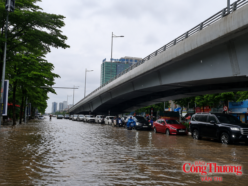 Đường Xuân Tảo bị ngập nước. Ảnh chụp tháng 6/2025