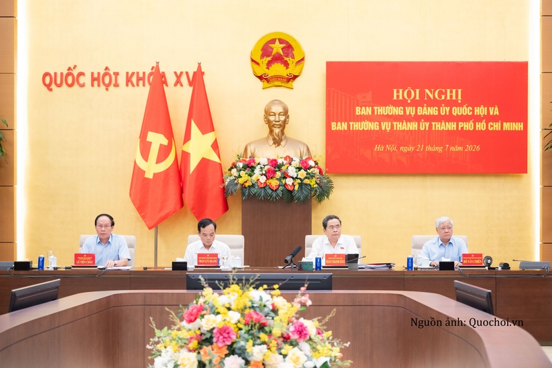 Chủ tịch Quốc hội Trần Thanh Mẫn, Phó Chủ tịch Thường trực Quốc hội Đỗ Văn Chiến, Phó Thủ tướng Chính phủ Lê Tiến Châu và Bí thư Thành ủy Thành phố Hồ Chí Minh Trần Lưu Quang tham dự Hội nghị. Ảnh: Vũ Hiếu