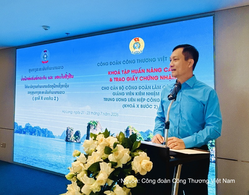 Chủ tịch Công đoàn Công Thương Việt Nam - ông Lê An Hải phát biểu khai mạc khóa tập huấn.