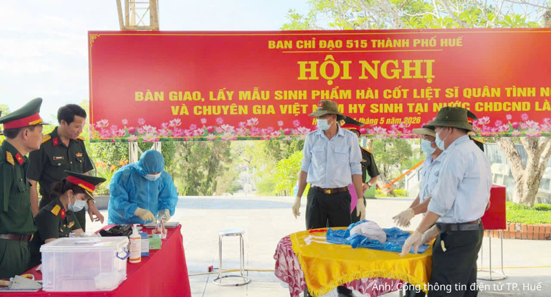 Lấy mẫu sinh phẩm hài cốt liệt sĩ, tạo cơ sở khoa học xác định danh tính các anh hùng liệt sĩ.