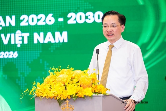 Ông Nguyễn Hữu Tú, Tổng Giám đốc Tập đoàn Hóa chất Việt Nam phát biểu khai mạc hội nghị.