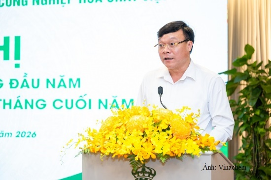 Ông Nguyễn Đình Khoát ,Tổng Giám đốc Công ty Cổ phần Công nghiệp cao su Miền Nam phát biểu tham luận tại hội nghị.