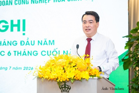 Ông Vũ Văn Bằng, Tổng Giám đốc Công ty Cổ phần DAP – Vinachem tham luận tại hội nghị.