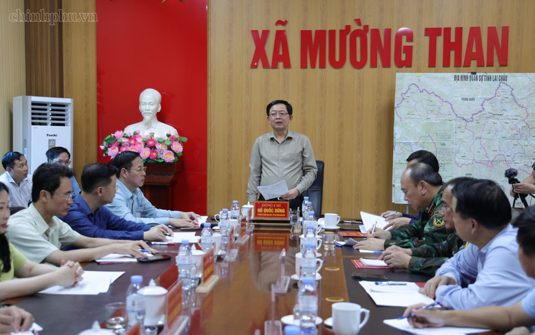 Phó Thủ tướng Hồ Quốc Dũng làm việc với lãnh đạo tỉnh Lai Châu về công tác khắc phục hậu quả mưa lũ - Ảnh: VGP/Gia Huy