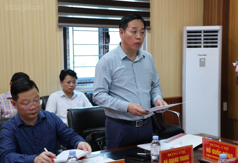 Chủ tịch UBND tỉnh Lai Châu Hà Quang Trung báo cáo tại cuộc làm việc - Ảnh: VGP/Gia Huy