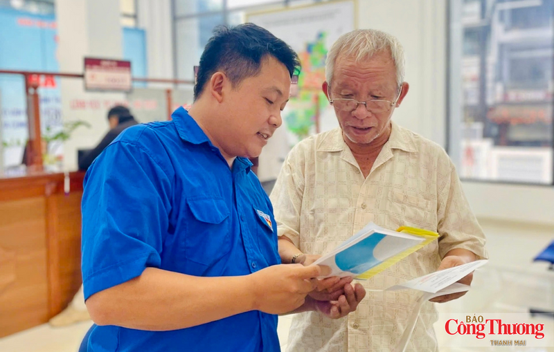 Từ những cú chạm còn ngập ngừng trên màn hình điện thoại thông minh, phong trào Bình dân học vụ số đang từng bước đi vào đời sống người dân các buôn làng Gia Lai.