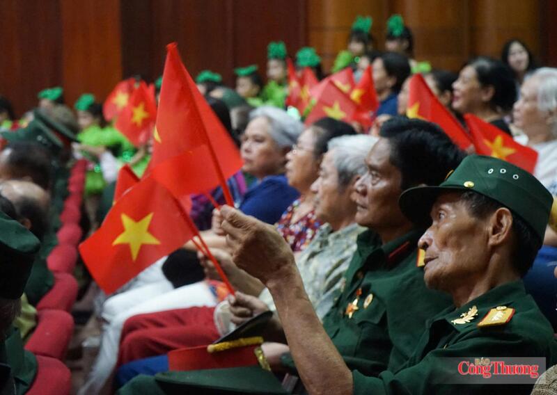 Các bộ phim được trình chiếu miễn phí phục vụ đông đảo công chúng.