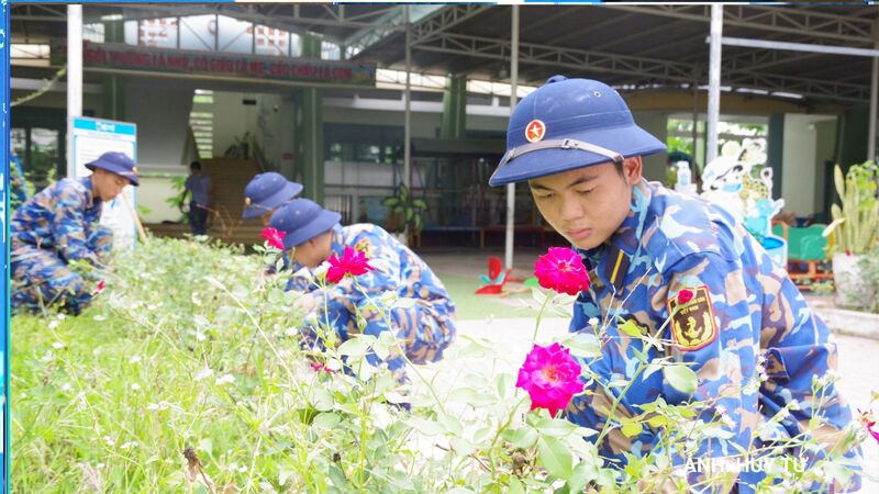 Binh nhất Nguyễn Lê Thành Triết tham gia Chiến dịch Thanh niên tình nguyện hè năm 2026 của Học viện Hải quân.