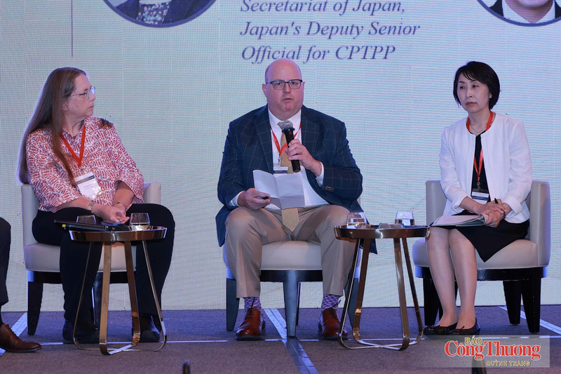 Ông Darren Smith – Phó Trưởng đoàn đàm phán CPTPP cấp cao, Bộ Các vấn đề Toàn cầu Canada chia sẻ tại diễn đàn.