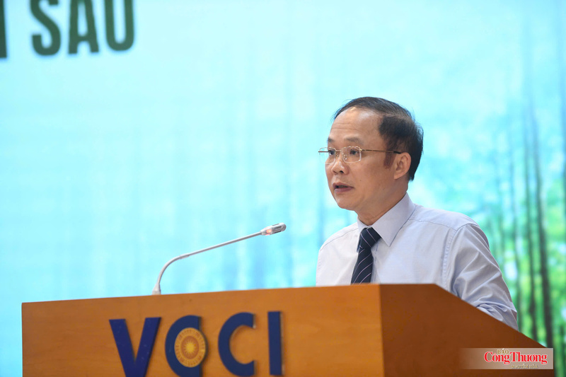 Ông Bùi Trung Nghĩa - Phó Chủ tịch VCCI phát biểu tại diễn đàn.